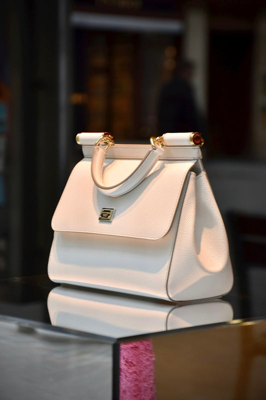 A Look Into the World of Luxury Handbag Brands